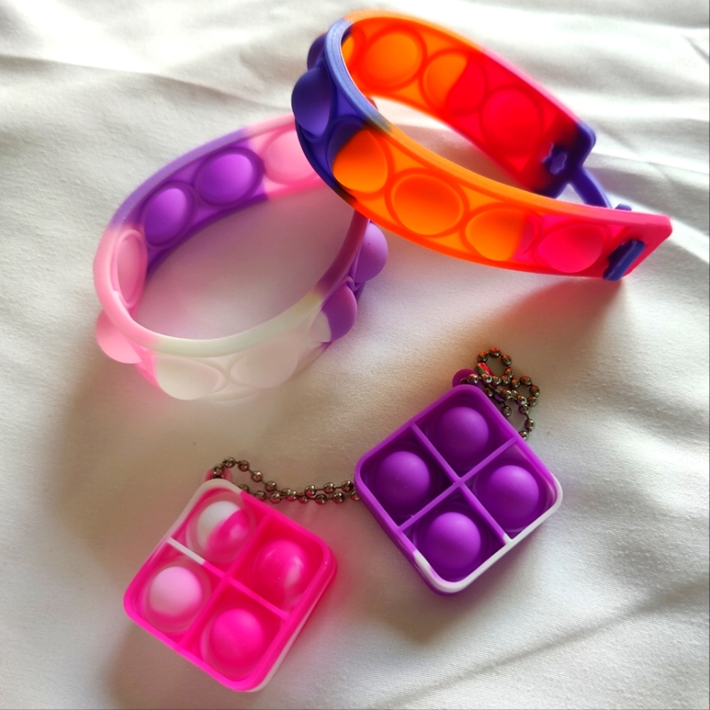 Popit Bracelets & Keychains - 4 Pack!